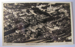 ROYAUME-UNI - PAYS DE GALLES - CARDIFF - Showing Queen Street In Centre - Caernarvonshire