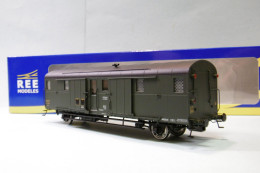 REE - Fourgon OCEM 32 Est SNCF Avec Feux ép. III B Réf. VB-313 Neuf NBO HO 1/87 - Passagierwagen