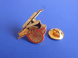 Pin's Sapeurs Pompiers Frétigney - Chariot Charrette - Haute Saône Bourgogne (KD3) - Feuerwehr