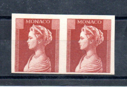 MONACO -- MONTE CARLO -- NON DENTELE - Paire Timbre - Naissance De La Princesse Caroline - Effigie De La Princesse Grace - Plaatfouten En Curiosa