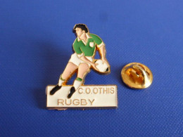 Pin's Rugby CO Othis - Seine Et Marne - Joueur Sport école (PJ3) - Rugby
