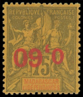 (*) MADAGASCAR 122a : 0,60 Sur 75c. Violet Sur Jaune, Surch. RENVERSEE, TB - Autres & Non Classés