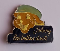 PO89 Pin's Johnny Les Belles Dents Dentiste Dent Médical Dentifrice Marmotte Lapin  Achat Immédiat - Medizin