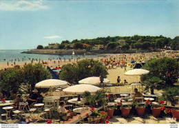 D17  PLAGE DE NAUZAN ET TERRASSE DU NIGHT CLUB ALTITUDE ZÉRO  ........ Petit Pli En Bas à Droite - Vaux-sur-Mer