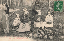 Environs De Courtalain * Dans La Forêt : Les Marchandes De Muguet * Enfants Villageois Métier Ancien - Courtalain