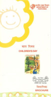 INDIA - 2004 - BROCHURE OF CHILDREN'S DAY  STAMP DESCRIPTION AND TECHNICAL DATA. - Lettres & Documents