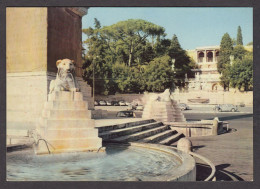080904/ ROMA, Piazza Del Popolo, Fontana Dei Leoni  - Places