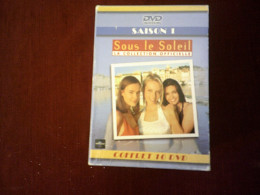 SOUS LE SOLEIL  SAISON 1 COFFRET 10 DVD EPISODES DE 1 A  40  //  40  FOIS 52 MIN ENVIRON - Konvolute