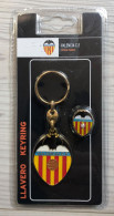 Porte-clé Et Pin's VALENCIA C.F Football Produit Officiel Neuf Josma Sport - Uniformes Recordatorios & Misc