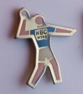 SP04 Pin's HANDBALL HBC WSBG  Haguenau Wissembourg Alsace Achat Immédiat - Balonmano