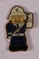 Pin Police Man Traffic Control - 17 X 26 Mm - Unmarked Back - Butterfly Fastener - Police