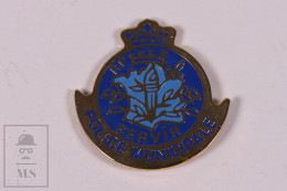 Pin Police Municipale Servir - 24 X 25 Mm - Unmarked Backside - Butterfly Fastener - Police
