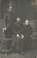 FANTAISIE - Photo De Famille - Fillette Avec Ses Parents - Soldat - Carte Postale Ancienne - Other & Unclassified