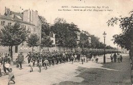 FRANCE - Metz - Rue Paixhans - Défilé Du 98è D'inf - Régiment De Metz - Carte Postale Ancienne - Metz