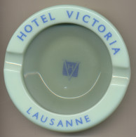 BISTROTS   CENDRIER DE " L' HOTEL  VICTORIA "     A   LAUSANNE    (SUISSE) - Ceniceros