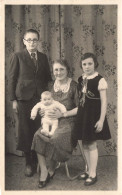 CARTE PHOTO - Famille - Carte Postale Ancienne - Photographs