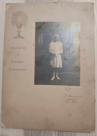 Photographie Originale Dans Cadre Carton - Souvenir De Première Communion - Communiante - Dim:21/30 Cm - Anonyme Personen