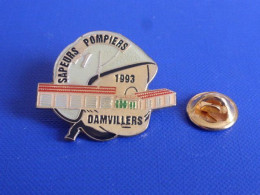 Pin's Sapeurs Pompiers Damvillers 1993 - Casque Meuse Lorraine (KD8) - Bomberos