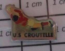 311A Pin's Pins / Beau Et Rare / SPORTS / FOOTBALL CLUB US CROUTELLE - Football