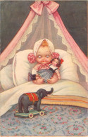 ILLUSTRATEUR - Petite Fille Dans Son Lit à Baldaquin  Avec Poupée Et Jouet Elephant - Carte Postale Ancienne - Non Classés