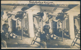 Cca 1905 Az S.M.S. Admiral Spaun Osztrák-magyar Gyorscirkáló Hadihajó Matrózai Lefekvéshez Készülődnek Az Alsó Fedélzete - Sonstige & Ohne Zuordnung