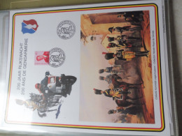 Souvenir Belgique Belgie 2560 ( 1996 ) War Gendramerie Rijkswacht Militaire  Gestempelt Oblitéré Bruxelles Perfect - Gedenkdokumente