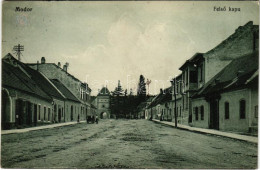 T3/T4 1915 Modor, Modra; Felső Kapu, Utca, Gebrüder Heszler üzlete. Laczkovich Róbert 460. / Street, Shop, Gate (r) - Ohne Zuordnung