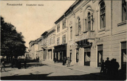 * T2/T3 1912 Rimaszombat, Rimavská Sobota; Erzsébet Tér, étterem és Kávéház, Lévai Izsó üzlete és Saját Kiadása / Square - Ohne Zuordnung