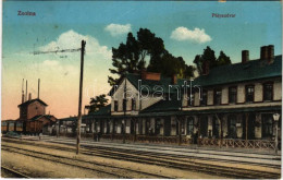 T2/T3 1916 Zsolna, Zilina; Pályaudvar, Vasútállomás, Vonat. Vasúti Levelezőlapárusítás 25. Sz. / Railway Station, Train  - Non Classés