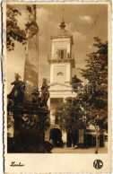 ** T2 Zombor, Sombor; Városháza, Szentháromság Szobor, üzlet / Town Hall, Trinity Statue, Shop. Photo - Unclassified