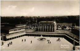 ** T3 Magdeburg, Der Ehrenhof / Court, Fountain (EK) - Ohne Zuordnung