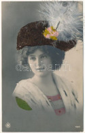 T2/T3 1911 Hölgy Kalapos Rátéttel / Lady With Hat Applique  (fl) - Unclassified