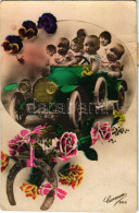 T2/T3 1930 Üdvözlőlap Autóban ülő Kisgyerekekkel / Greetings With Babies In Automobile (EK) - Ohne Zuordnung