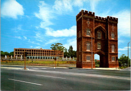 9-2-2024 (3 X 41)  Australia - WA - (Perth) St Georges Terrace Arch With Parliament House - Autres & Non Classés
