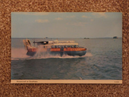 HOVERTRAVEL HOVERCRAFT AT SOUTHSEA - Aéroglisseurs