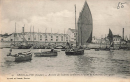 FRANCE - Croix De Vie (vendée) - Arrivé Des Bâteaux Sardiniers à L'usine De Conserves Castegrain- Carte Postale Ancienne - Saint Gilles Croix De Vie