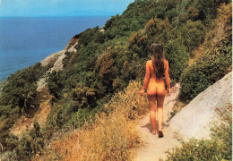 Nu Curiosa * Naturiste Naturisme * Ile Du Levant * Femme Seins Nus Nude Nue érotique érotisme - Autres & Non Classés