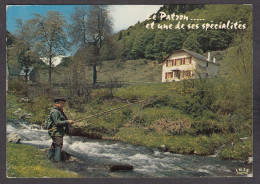 101954/ CAMPAN, Hôtel-Restaurant *Le Chiroulet*, Le Patron, Emile Borgella, Et Une De Ses Spécialités, Pêche - Campan