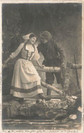 COUPLES - Couple Se Regardant Dans Les Yeux - Carte Postale Ancienne - Koppels
