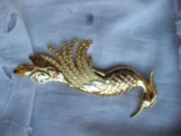 BROCHE PAON EN METAL DORE - Broches