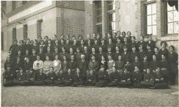 AVON  -  Ecole Uruguay-France  -  CARTE-PHOTO  - Le Directeur, Les Professeurs Et Les Elèves De L'Ecole - Avon