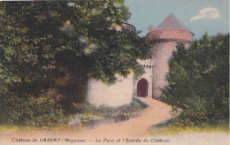 Lassay - Le Château - Le Parc Et L'entrée Du Château - Colorisée - Mayenne - 53 - CPA - Lassay Les Chateaux