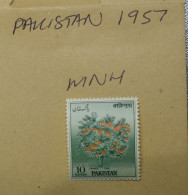 PAKISTAN  STAMPS  Coms   1957  MNH  ~~L@@K~~ - Pakistan