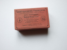 PARIS CARTOUCHERIE FRANCAISE BOITE CARTON DIM 150MMX 90 MM X 55  D ACCESSOIRES AVEC 78 BOURRES GABEL EXPRESS  ET CARTONS - Armes Neutralisées