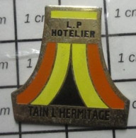 1517 Pin's Pins / Beau Et Rare / ADMINISTRATIONS / LYCEE PROFESSIONNEL HOTELIER TAIN L'HERMITAGE - Administrations