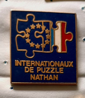 Pin's Internationaux De Puzzle Nathan - Jeux
