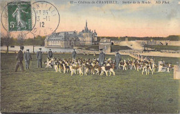 CHASSE A COURRE ( Hunting With Hounds Fox ) Chateau De CHANTILLY (60) Sortie De La Meute - CPA Colorisée - Oise - Chasse