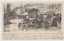 CPA MARSEILLE - Poissonnieres Sur Le Port, Uno Chaupinado-Animée-Circulée-Marseille-Départ31-1-1901pour St Mandé - Old Professions