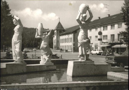 41208994 Gartenberg Oberbayern Brunnen Wassertraegerinnen Geretsried - Geretsried