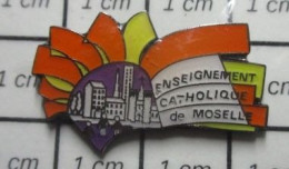 1417 Pin's Pins / Beau Et Rare / ADMINISTRATIONS / ENSEIGNEMENT CATHOLIQUE DE MOSELLE - Administraties